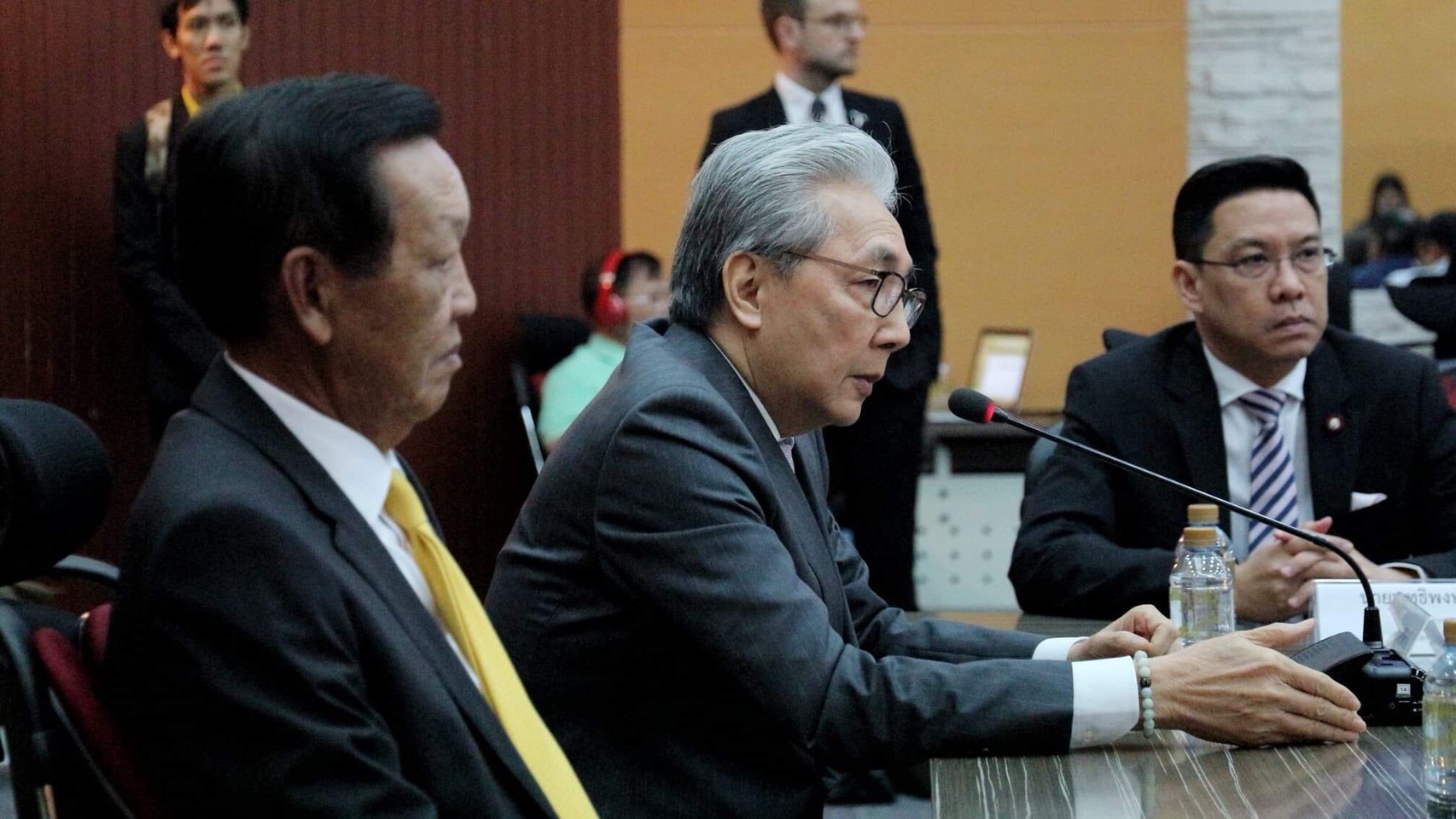 “สมคิด” ขอบคุณ “กสทช.” หนุนเศรษฐกิจดิจิทัล ย้ำ 5 ค่ายมือถือ 5G สำคัญมาก