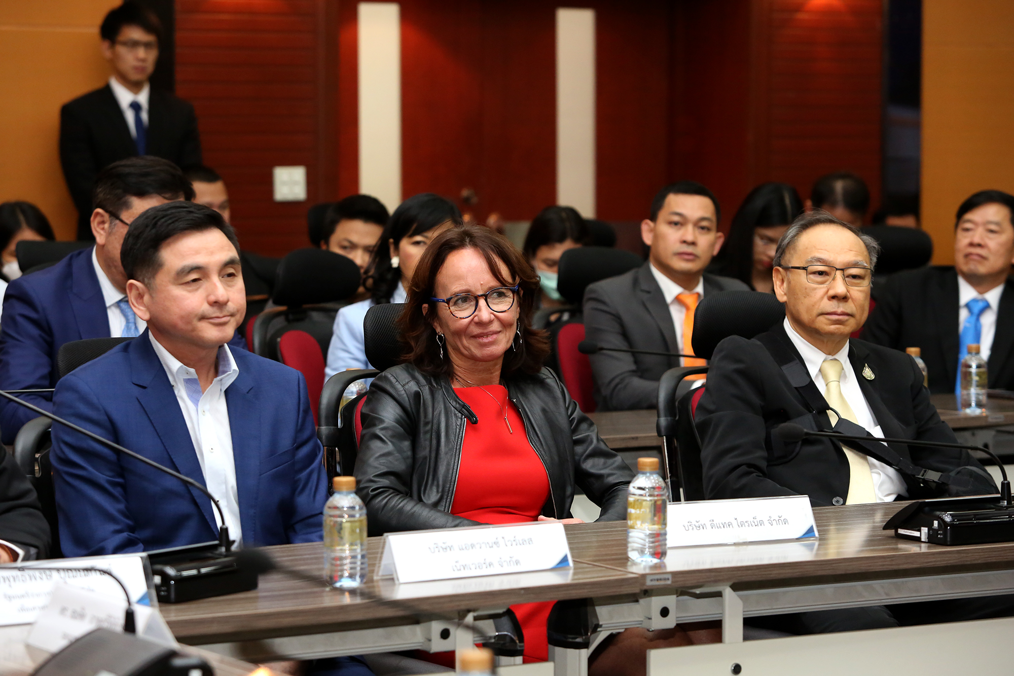 ประมูล 5G ภารกิจเพื่อชาติ กสทช.ผนึกรัฐบาล “บีบ” ค่ายมือถือ