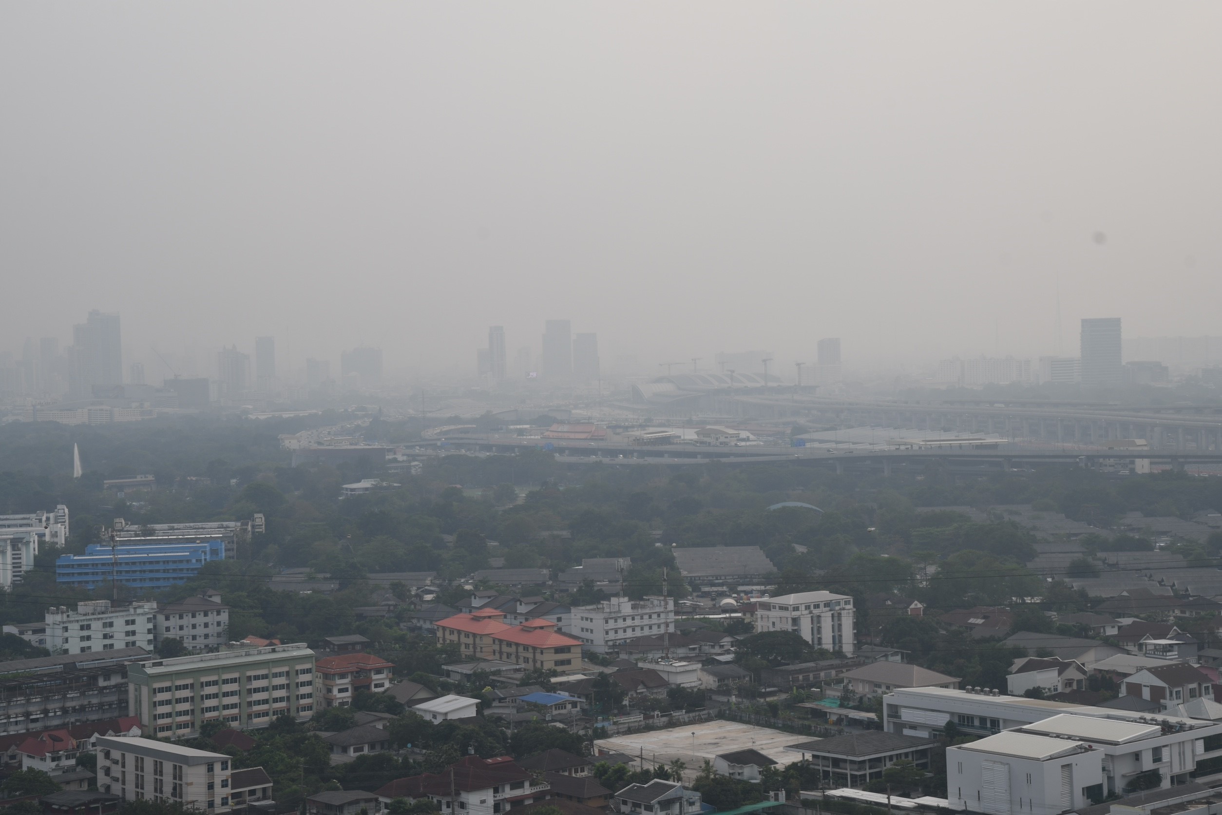 ถึงจะช้าแต่ก็มา! กทม.คลอด3มาตรการ”เหลื่อมเวลางาน-ปิด437โรงเรียน-แจกหน้ากาก”บรรเทาฝุ่นพิษ