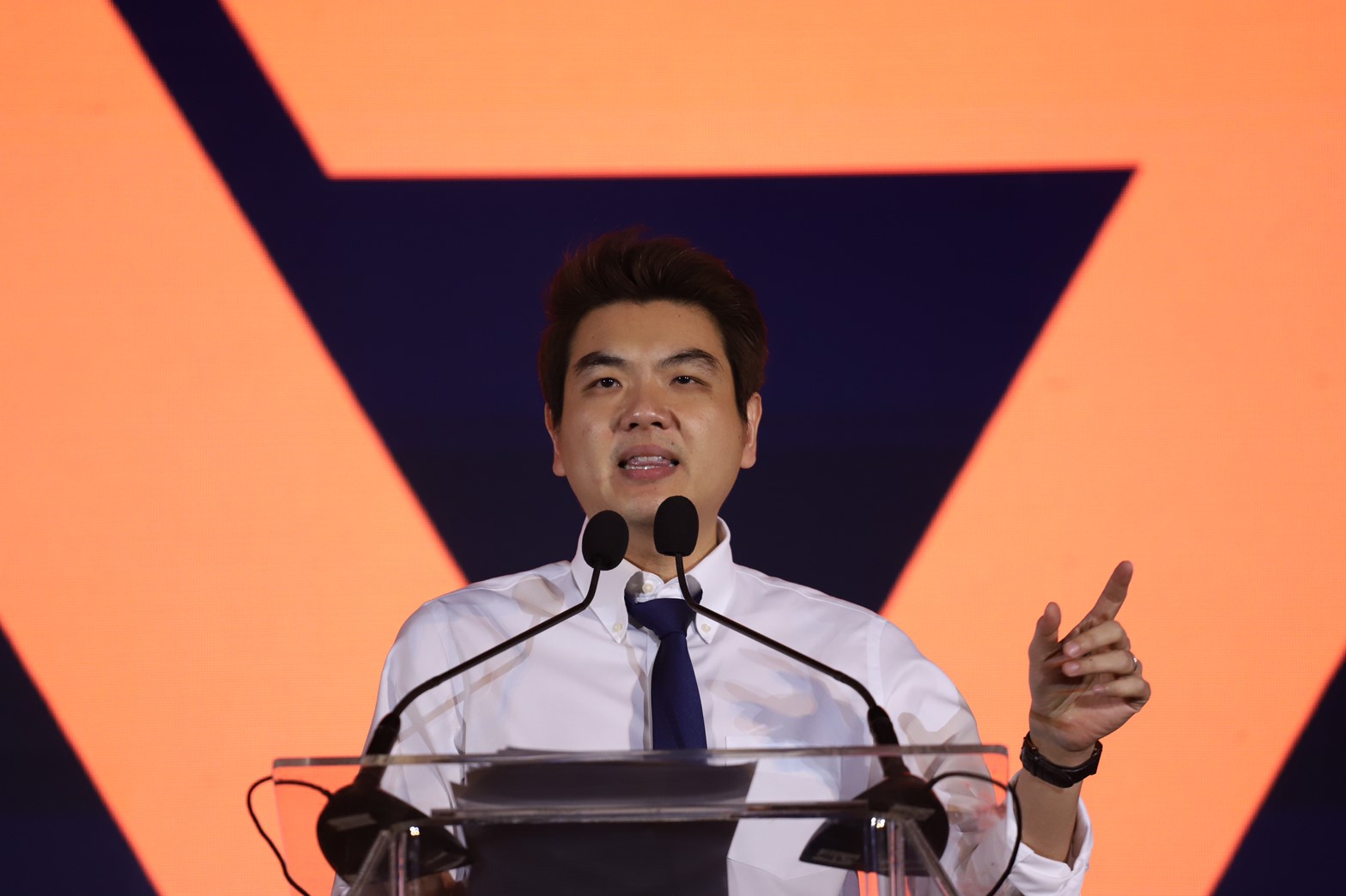 “ปิยบุตร” ลั่น ต้องทำให้อาวุธยุบพรรคเป็น “กระสุนด้าน” ยัน อนค.ไม่ใช่พวกปฏิกษัตริย์นิยม