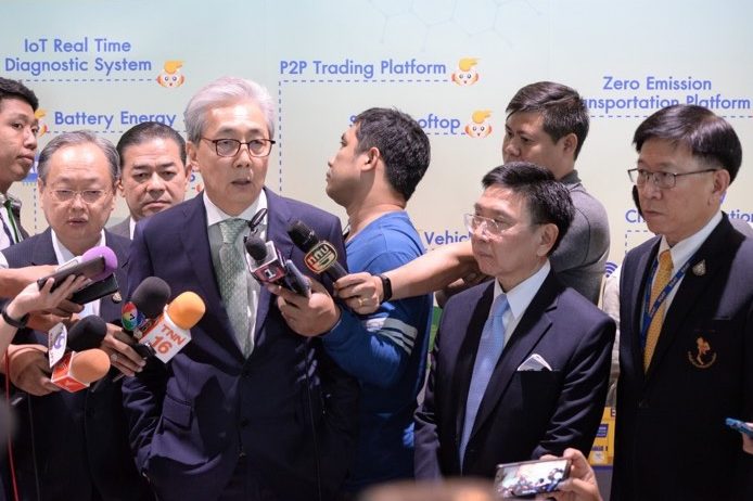 สมคิดสั่ง กฟผ. ดูแลค่าไฟฟ้าผู้มีรายได้น้อย-ลุยโรงไฟฟ้าชุมชน