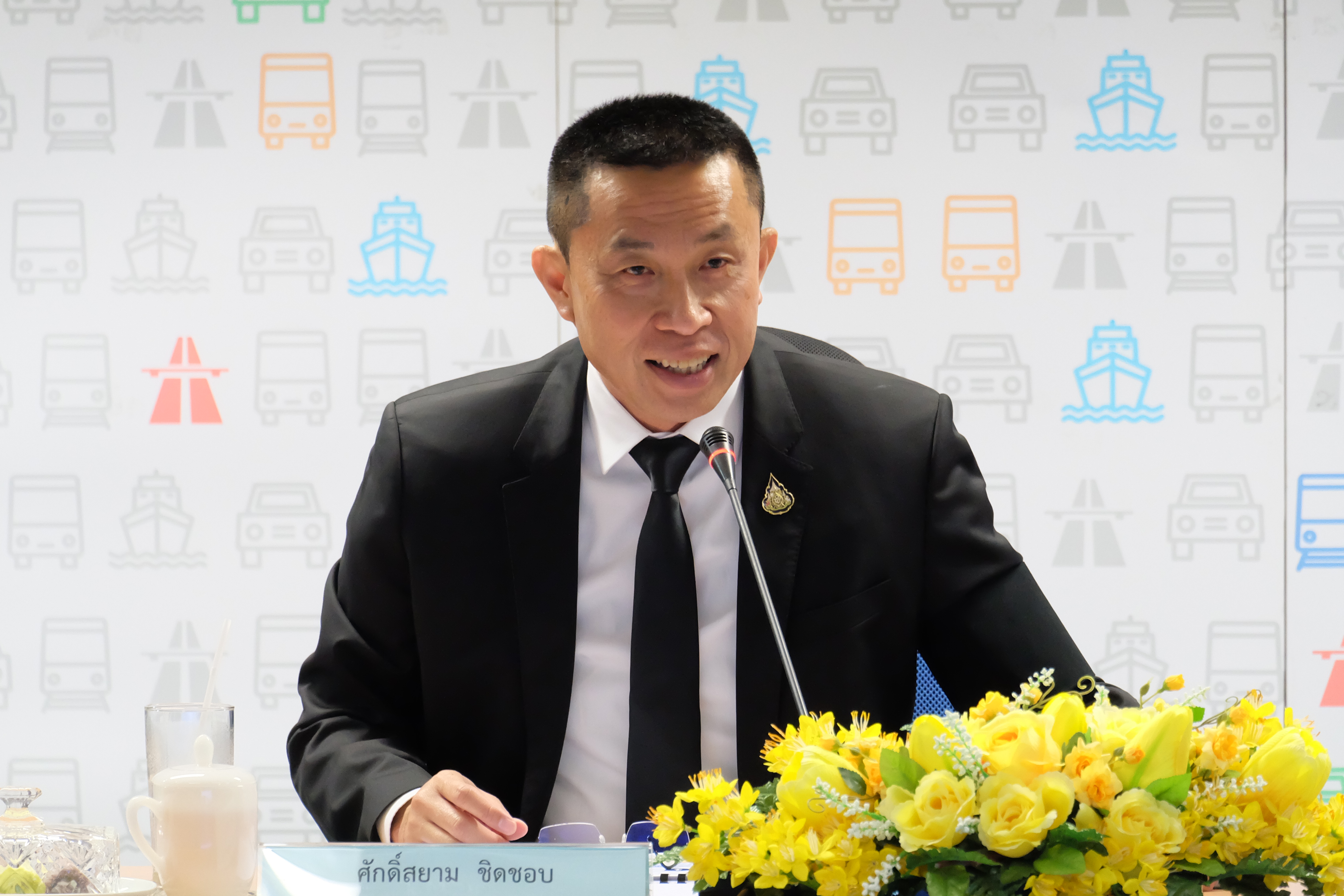 “ศักดิ์สยาม” สั่ง “บินไทย-ไทยสมายล์” สแตนด์บาย บินตรงจีนไม่ละทิ้งคนไทยไว้ที่อู่ฮั่น