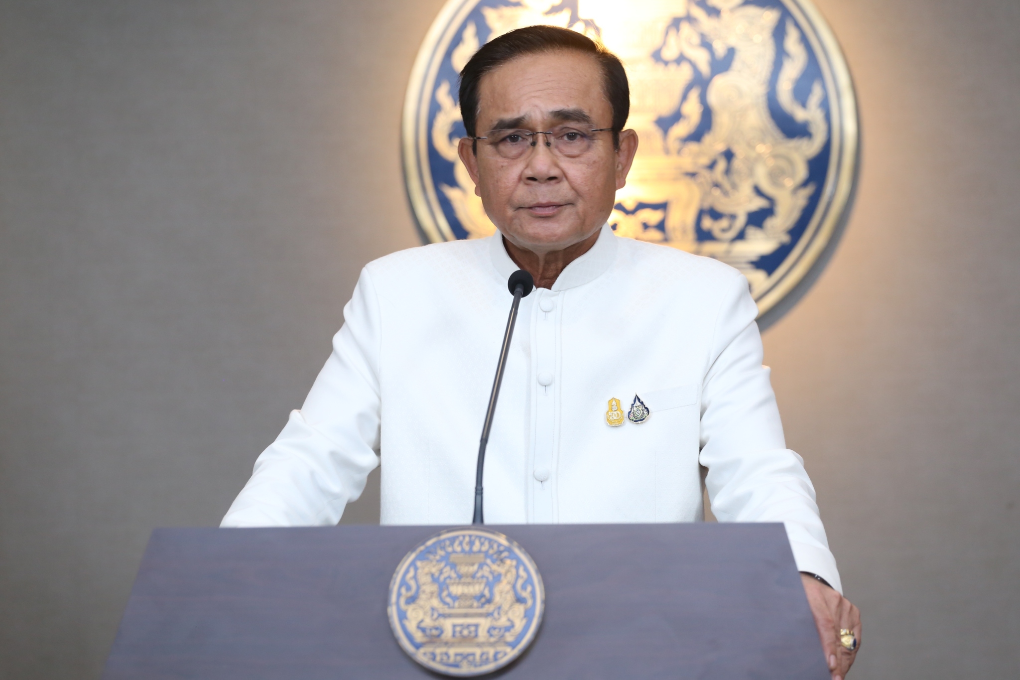 “ประยุทธ์” พร้อมสู้ศึกซักฟอก ฝ่ายความมั่นคงนั่งไม่ติด สั่งเกาะ “วิ่งไล่-เชียร์ลุง”