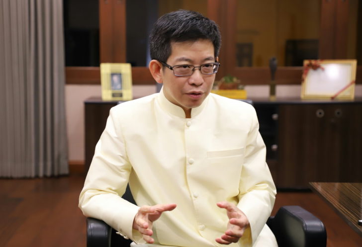 กอบศักดิ์ ภูตระกูล