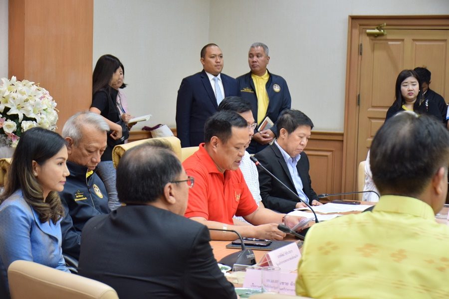 ไทยประกาศเพิ่มผู้ป่วยติดเชื้อ 8 ราย เดินทางมาจากจีน คาดสูญรายได้ 5 หมื่นล้าน