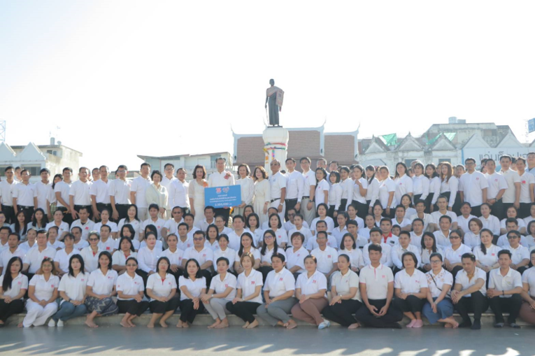 เดอะมอลล์ โคราช ร่วมบุญใหญ่ตักบาตรพระ 10,000 รูป ฉลองเมืองนครราชสีมา 364 ปี