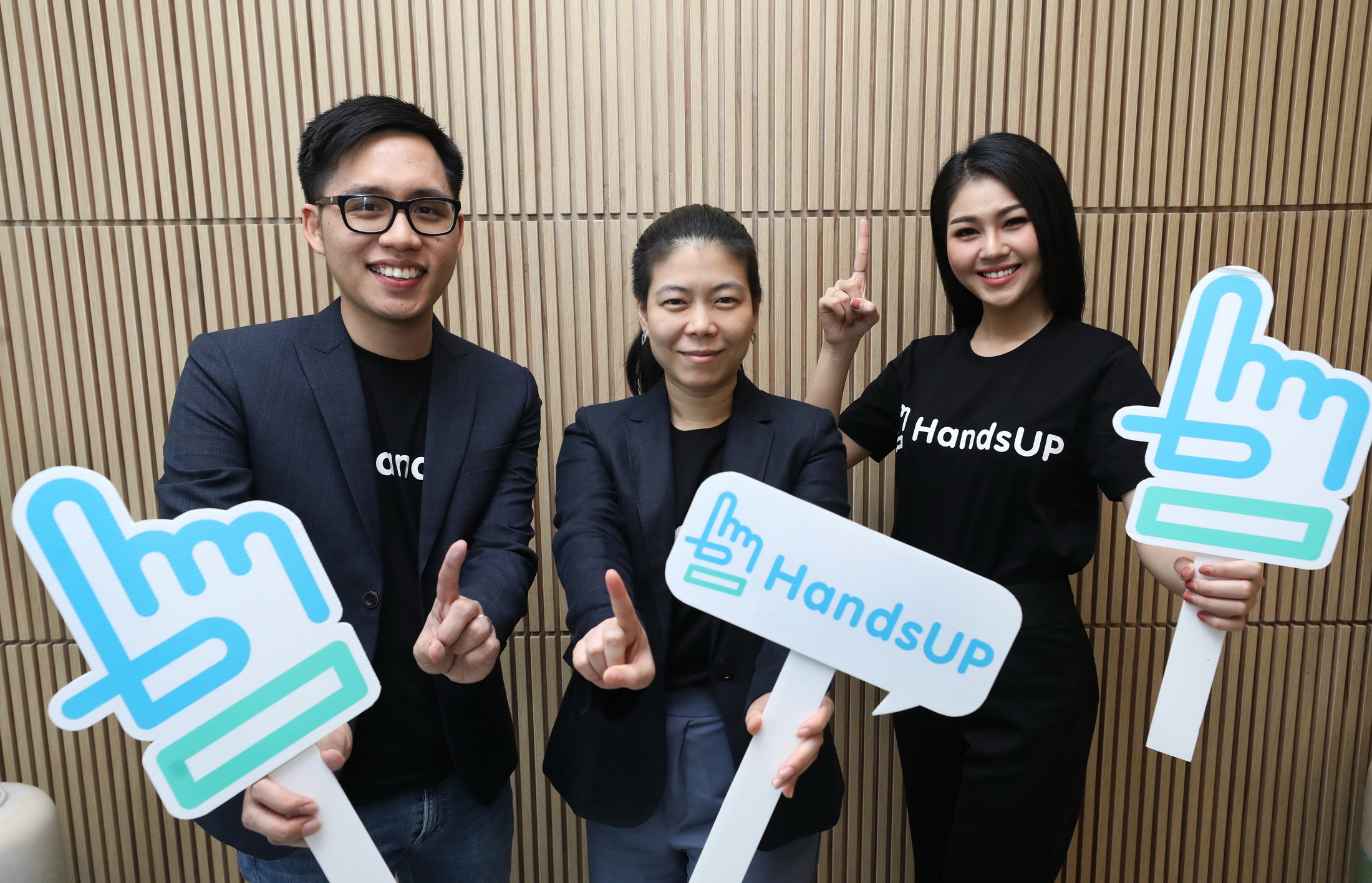 ‘แฮนด์ อัพ’ ไลฟ์คอมเมิร์ซ  เกาะเทรนด์ใหม่ช็อปออนไลน์