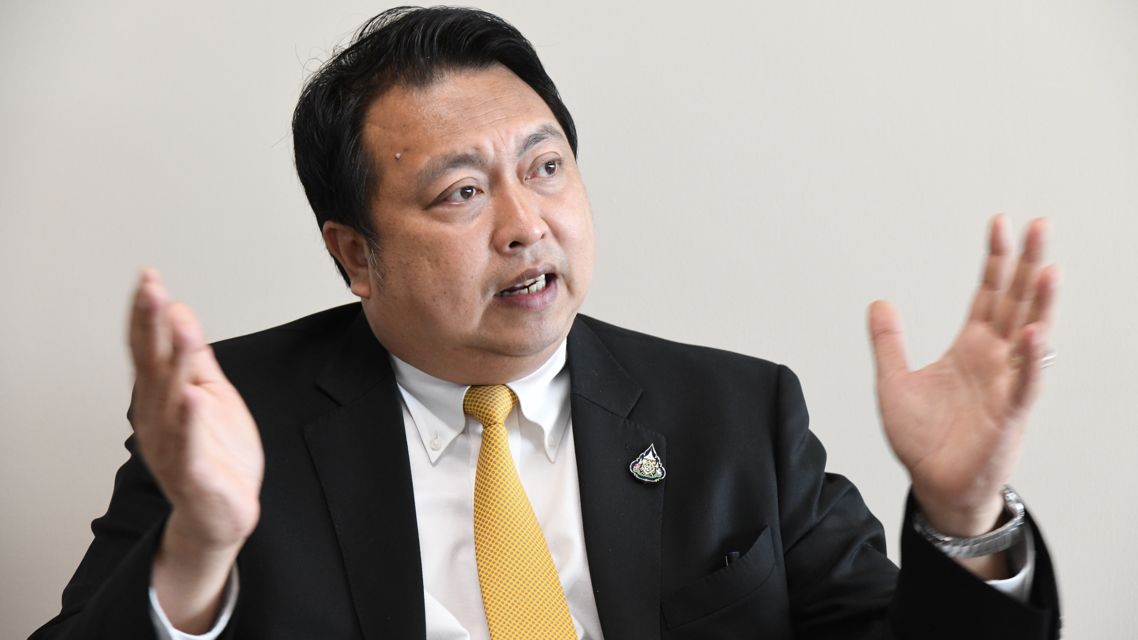 สุชาติ : โฮลดิ้งพลังประชารัฐ ทั้งพรรคขึ้นตรงประธาน ‘ประวิตร = ประยุทธ์’
