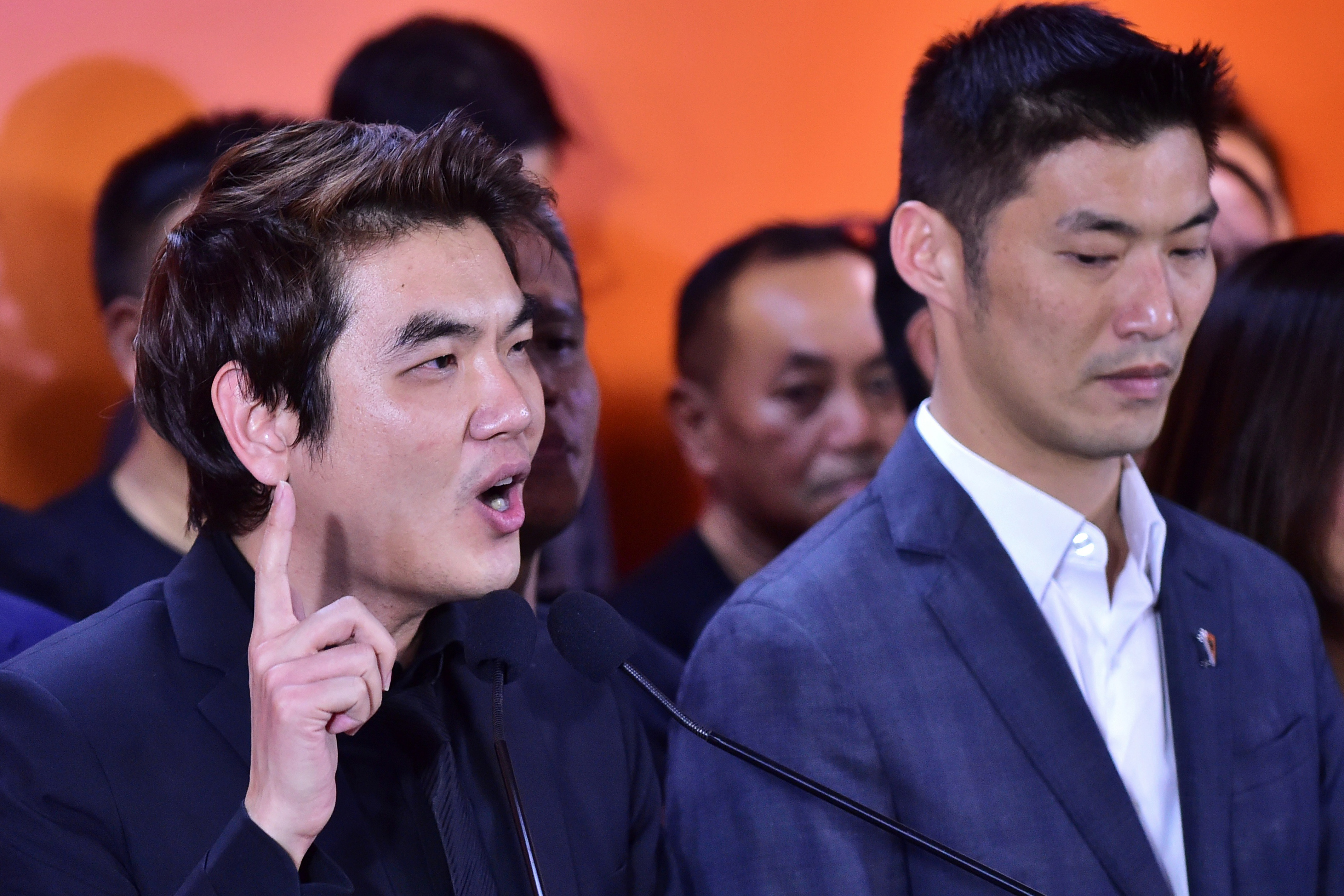 “ปิยบุตร” ตัดพ้อ ถาม “พี่หนู-อนุทิน” เก่งมาจากไหน ดูดทีเดียวได้ไป 9 คน