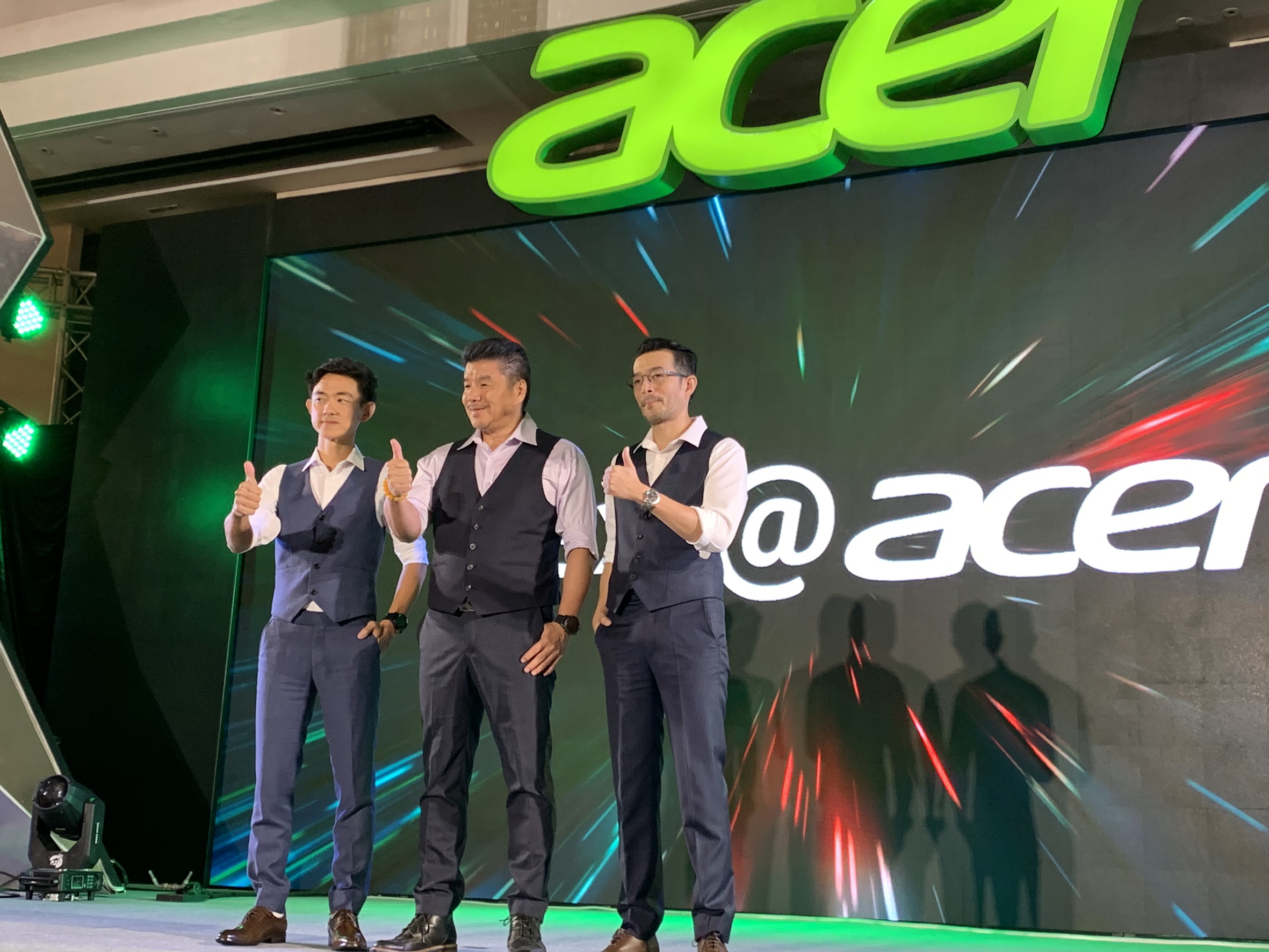 ‘เอเซอร์’ ขนทัพ ‘ฮาร์ดแวร์-โซลูชั่น’ รุกตลาดการศึกษา ชูกลยุทธ์ Dual Transformation วางอนาคต 10 ปี ข้างหน้า
