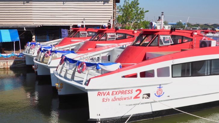 새로운 차오 프라야 익스프레스 보트 (Chao Phraya Express Boat), 2 대의 에어컨, 4 월 1 일부터 운행 가능.