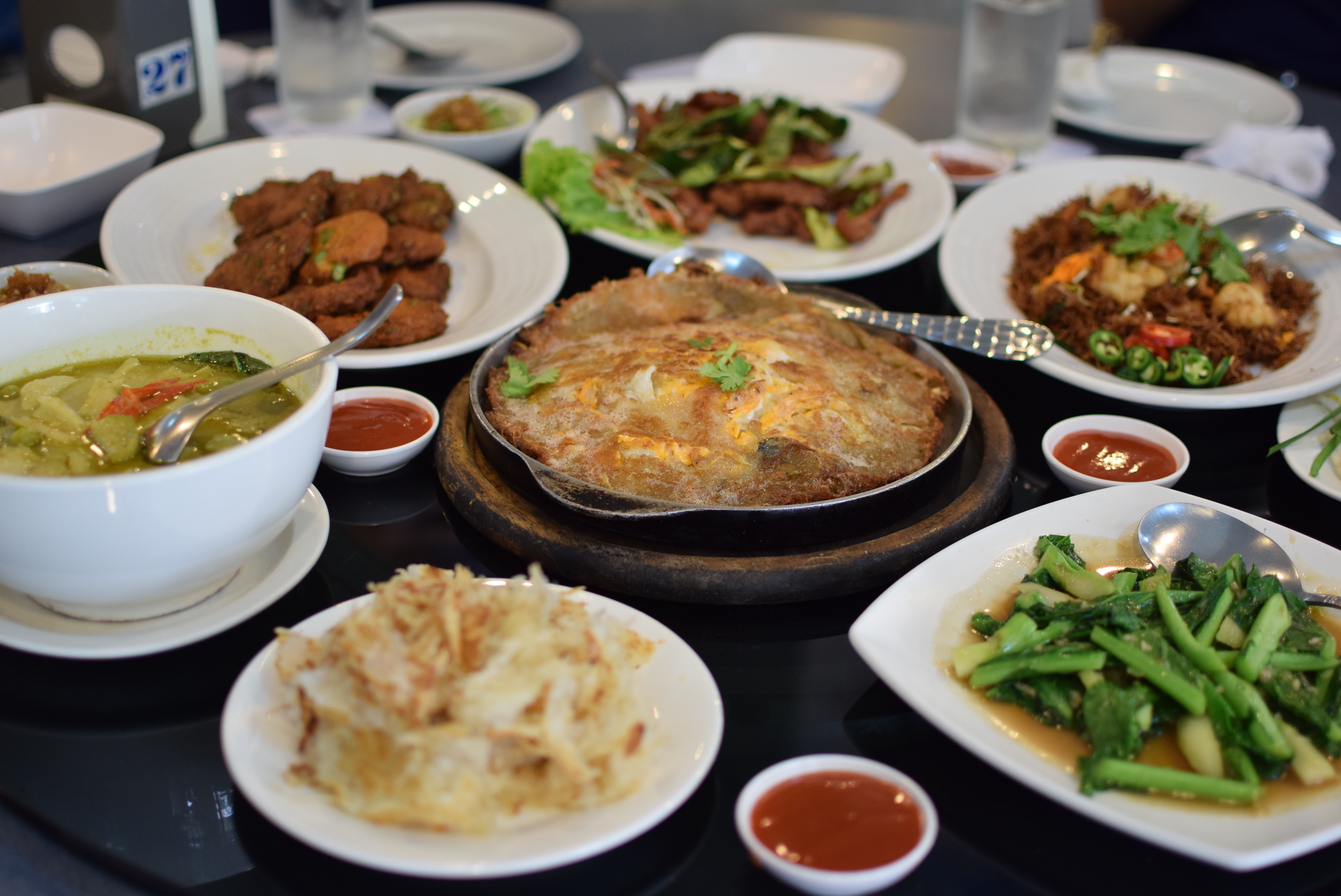 นั่ง MRT จากเตาปูนไปท่าพระ หาของอร่อยกินได้ตลอดเส้นทาง