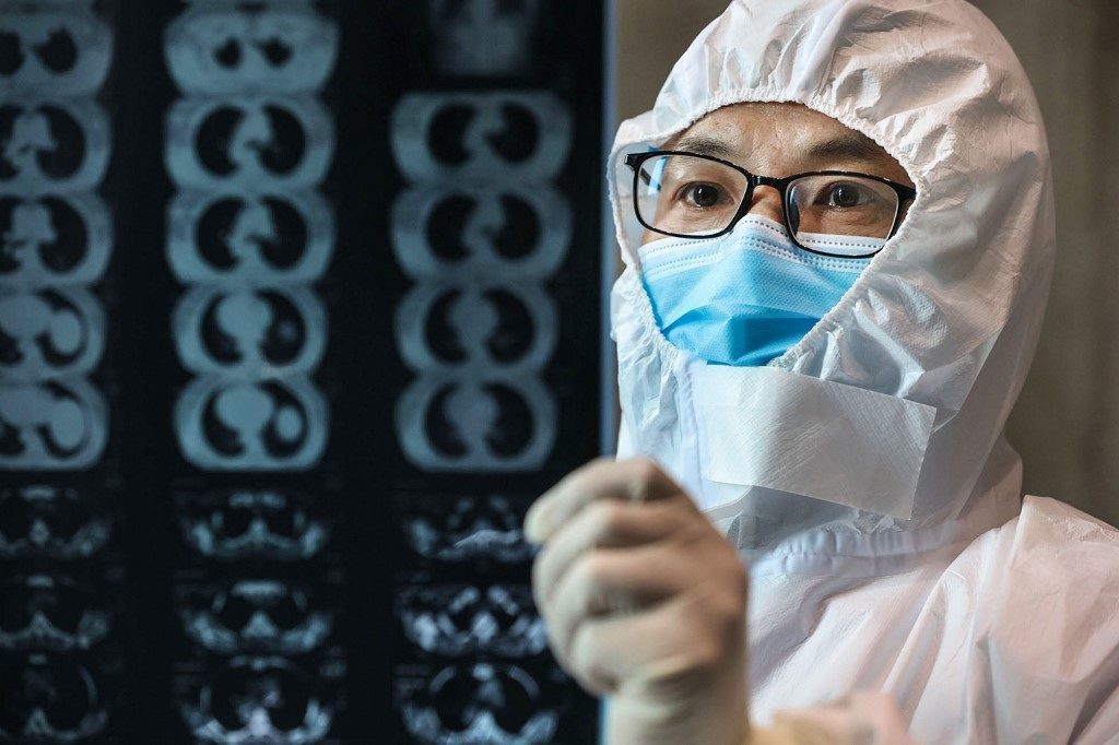 ด่วน!! หมอธีระวัฒน์ เผย พบผู้ป่วยไวรัสโควิด-19 ในไทยเสียชีวิตรายแรก