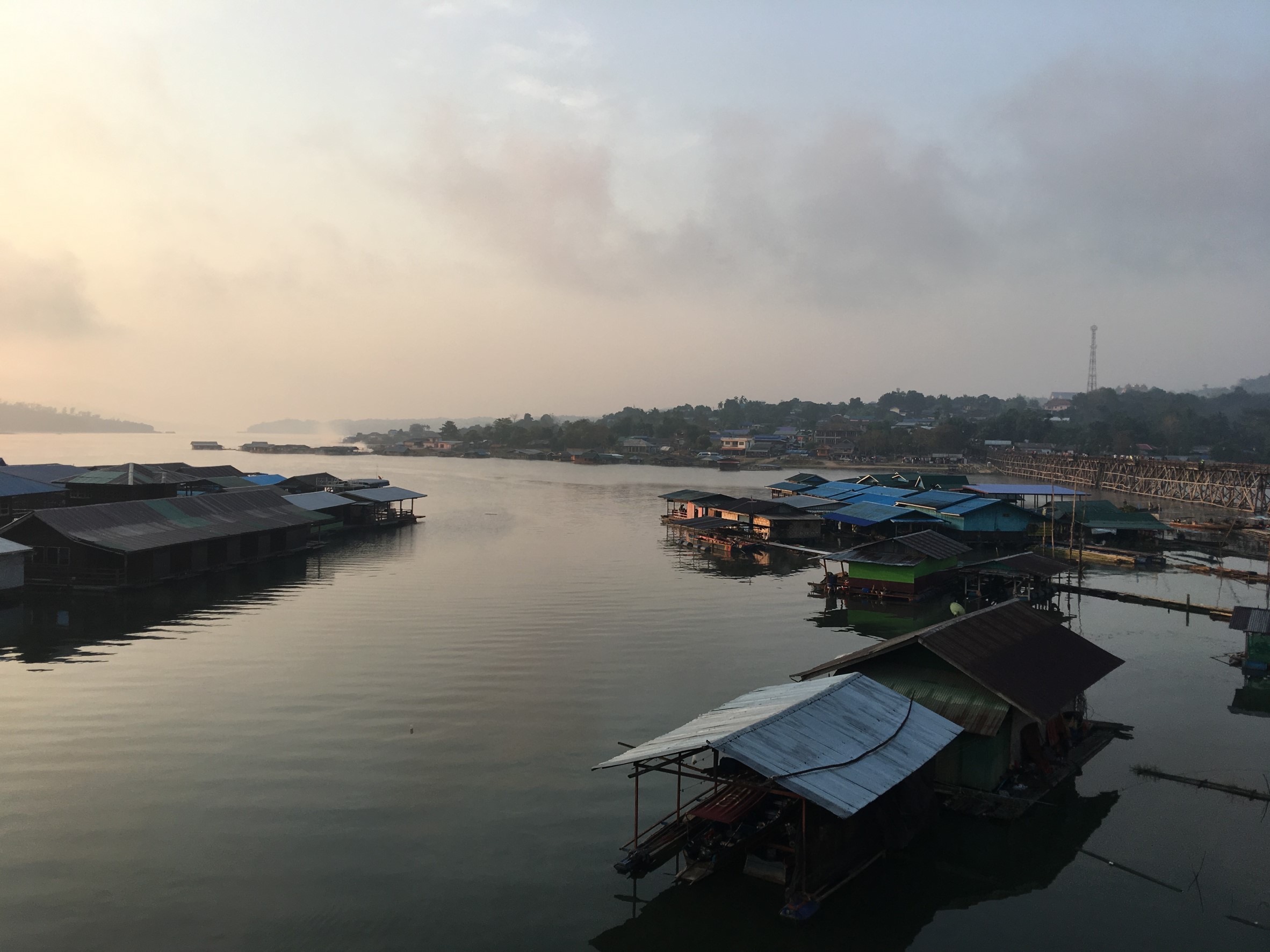 กาญจนบุรีสูญหมื่นล้านพิษโควิด-19 คนหยุดเที่ยว-เลิกสัมมนา-แพเงียบสงัด-ร้านค้าปิด