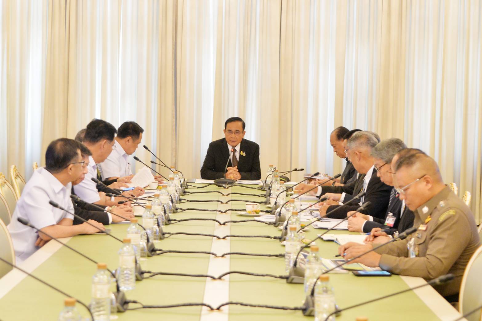 ประยุทธ์ ทุบโต๊ะ ยกเลิกฟรี VOA 18 ประเทศ – ฟรีวีซ่า 3 ประเทศกลุ่มเสี่ยง