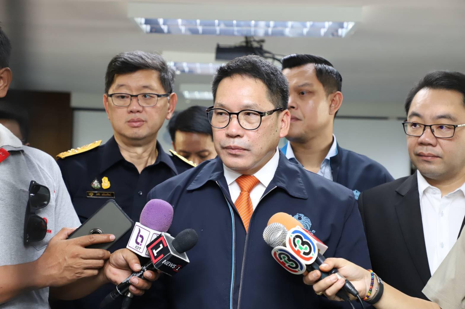 “คลัง” แจกเจลล้างมือ 1 ล้านชิ้น ที่ออมสินทุกสาขา เริ่มช่วงปลายเดือนมี.ค.นี้