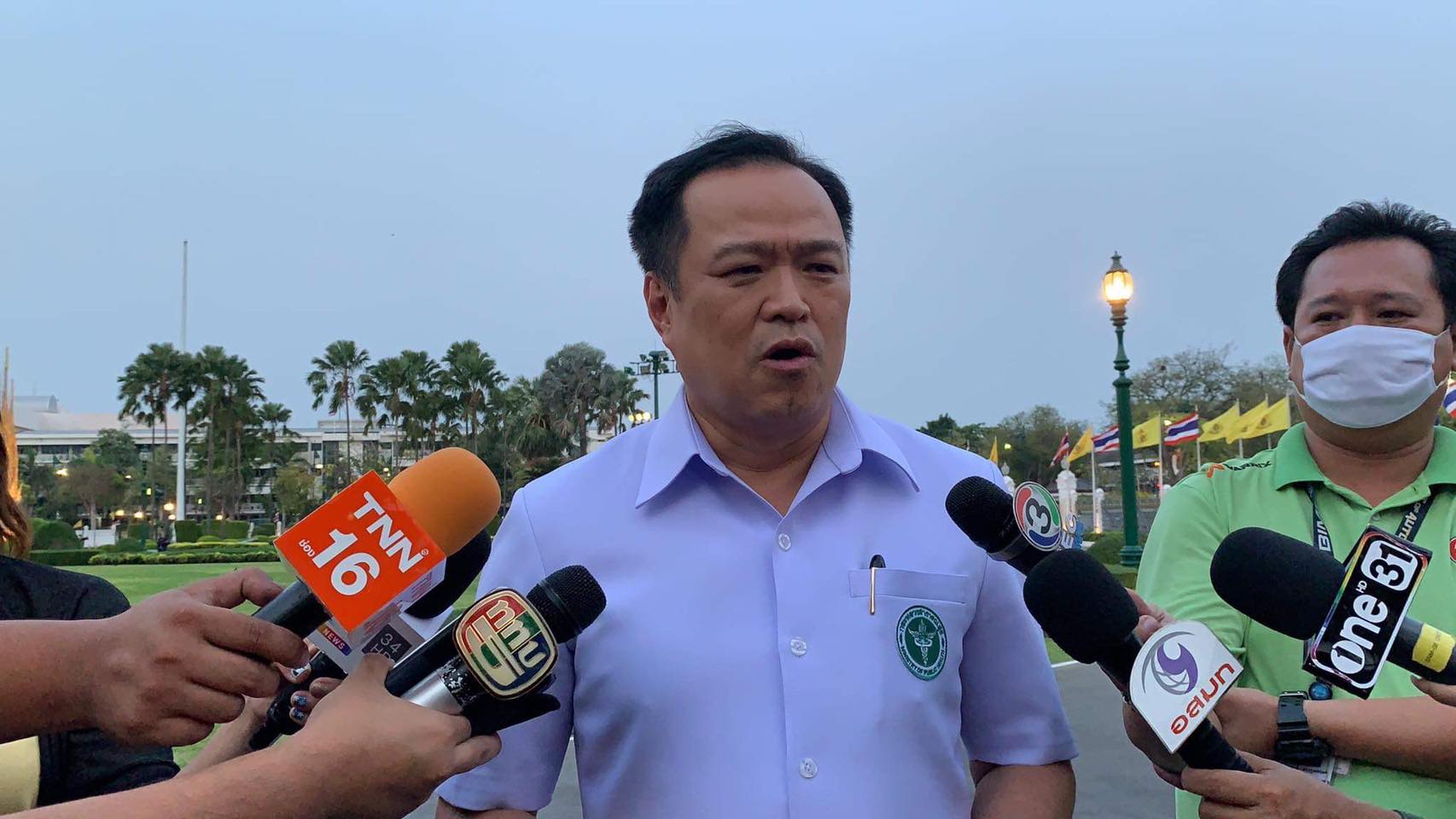 “อนุทิน” ยันหมอ-ยาพร้อมรบทุกสถานการณ์ สนธิกำลัง มท.1 ปิดชายแดน-งดเดินทาง