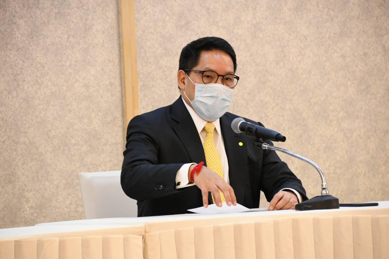 “อุตตม” ปัดกู้ IMF ยันการคลังแข็งแกร่ง เร่งออกแพ็กเกจดูแลเศรษฐกิจล็อต 3