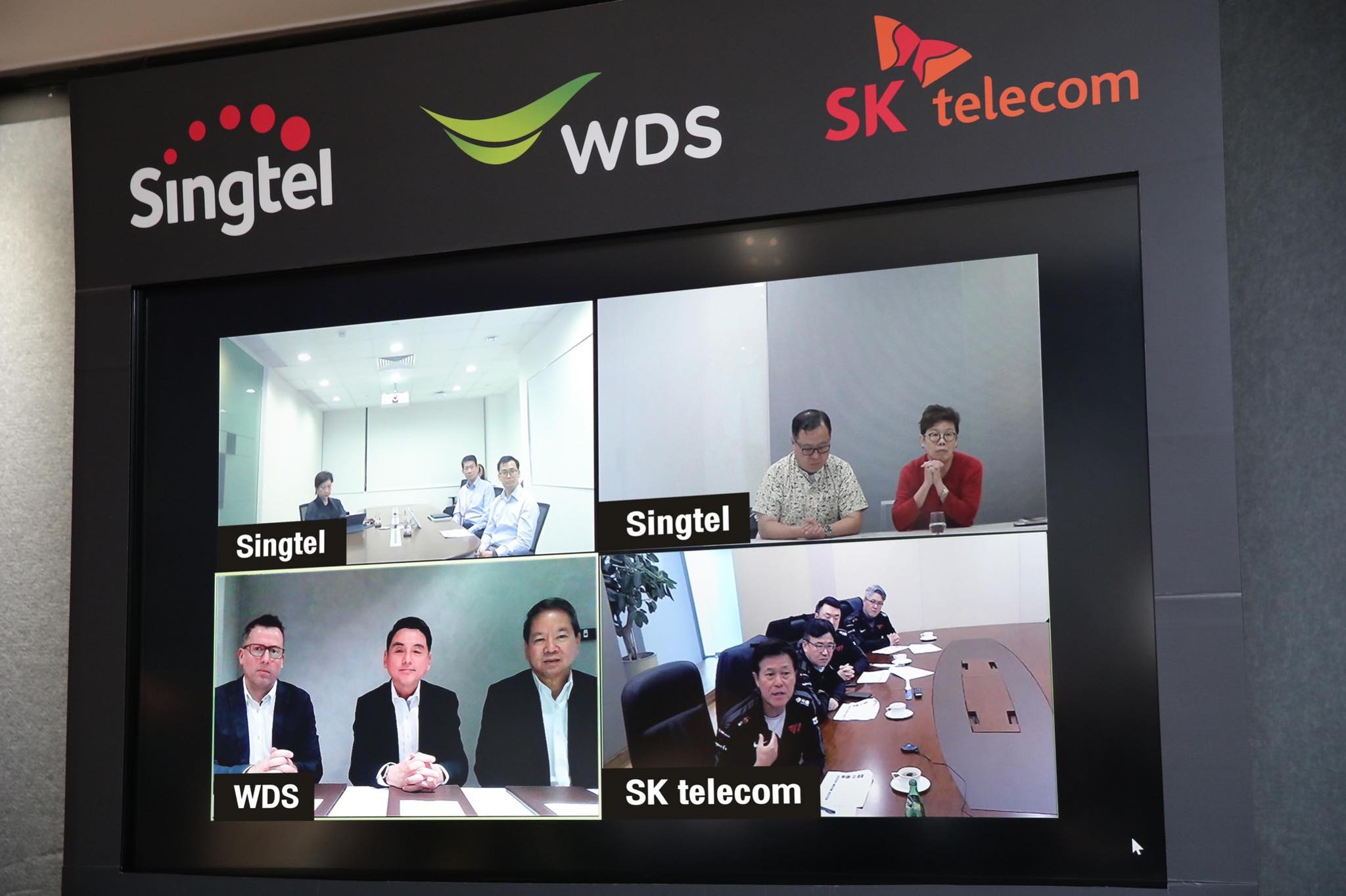 หยุดเดินทางแต่ไม่หยุดทำงาน “AIS- Singtel-SK Telecom”โชว์เซ็นสัญญาร่วมทุนผ่าน Video Call