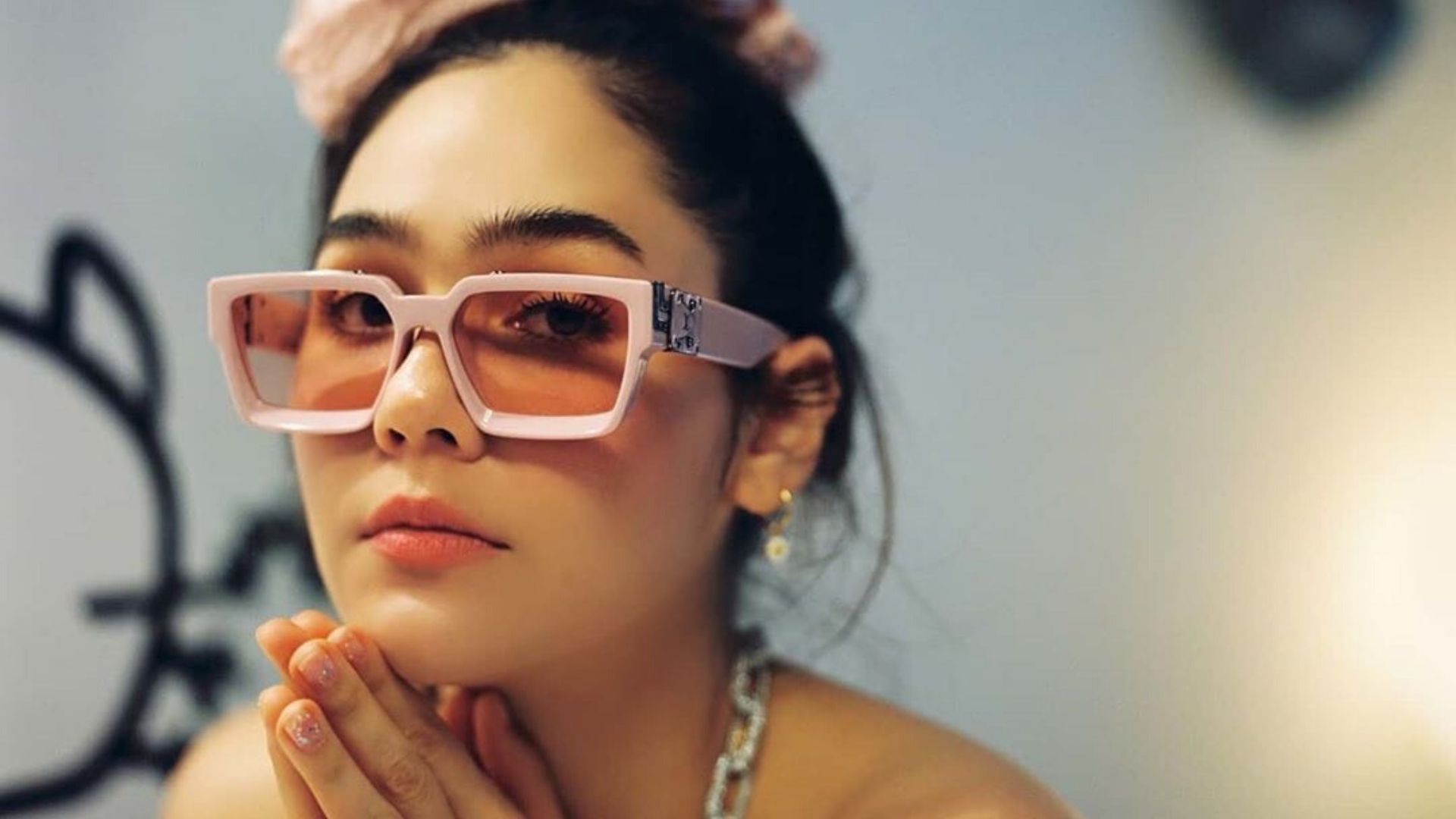 “ชมพู่-อารยา” บริจาคเงิน 1.2 ล้านบาท ให้มูลนิธิรามาฯ ช่วยผู้ป่วยโควิด-19  
