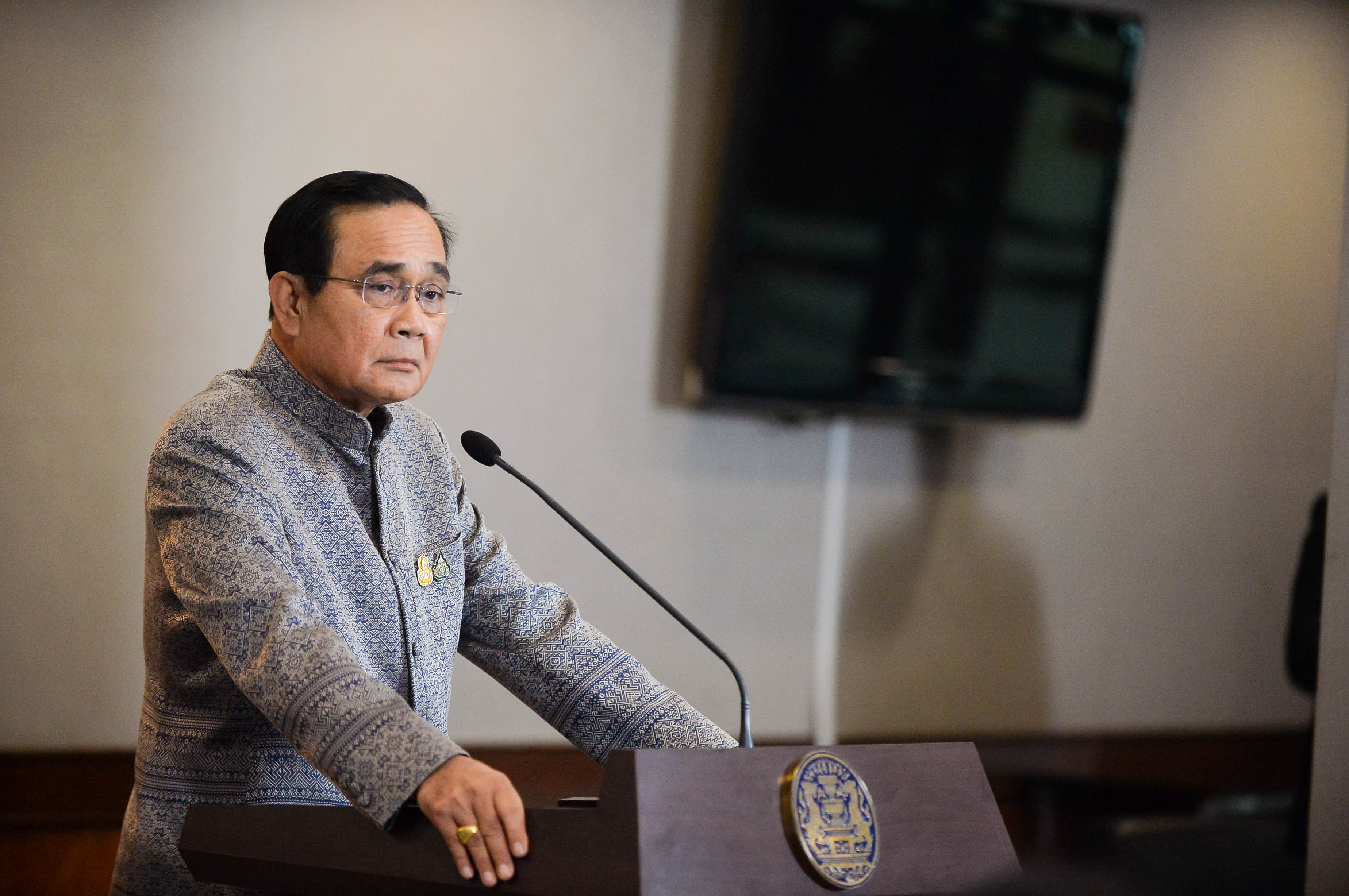 เดือดไม่หยุด “ประยุทธ์” ตะเพิด ประชาธิปัตย์ถอนตัว พ้นครม.
