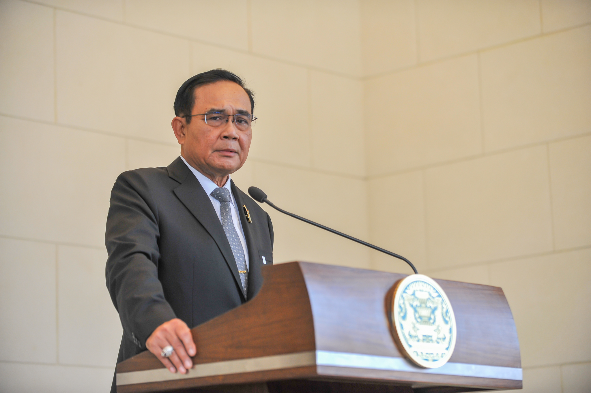 ประยุทธ์ เซ็นคำสั่ง ตั้ง “ศูนย์ข้อมูล COVID-19” ทำเนียบรัฐบาล ติดตามสถานการณ์วันต่อวัน
