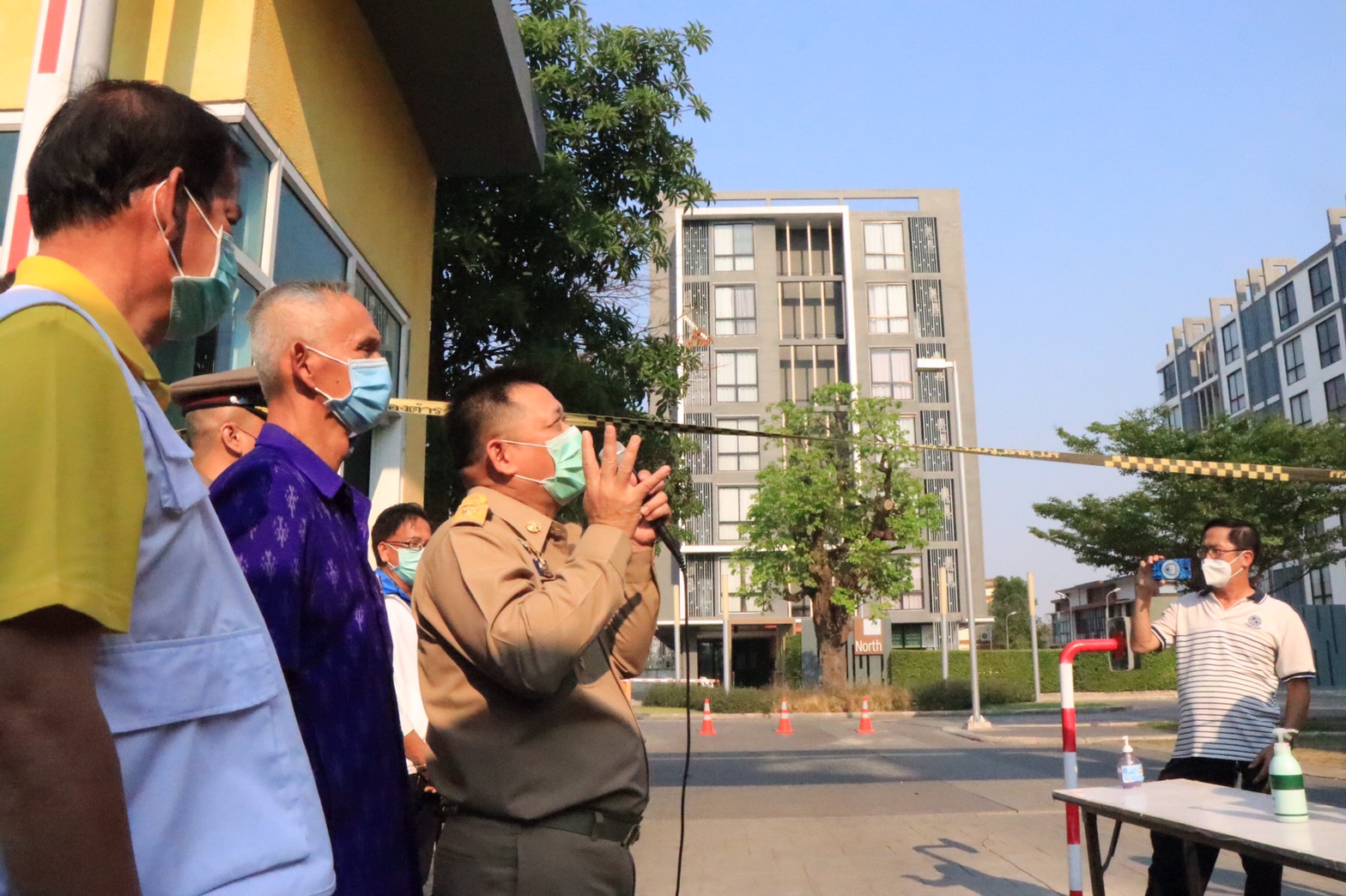 ผู้ว่าฯพิษณุโลกประกาศเปิดคอนโด 2 อาคาร ที่ไม่พบผู้ป่วยโควิดรายแรก-สั่งปิดบริการร้านสะดวกซื้อ 5ทุ่มถึงตี5