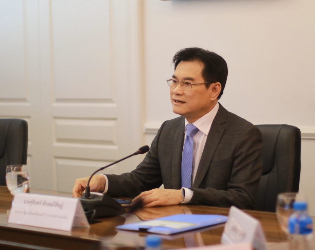 ปั้มหน้ากากอนามัย 38 ล้านชิ้น ลดภาษีเครื่องจักร เข้าครม. พรุ่งนี้