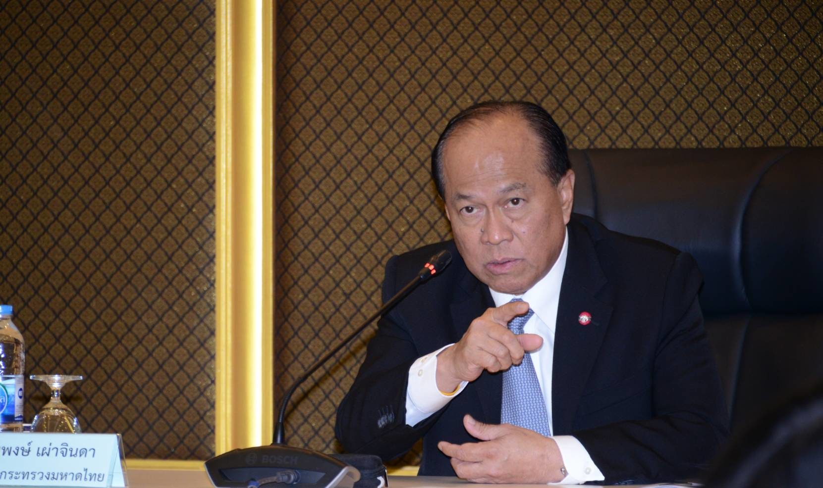 “บิ๊กป๊อก” สั่งผวจ.ปิดสถานบริการ 76 จังหวัด รวม 23,373 แห่ง