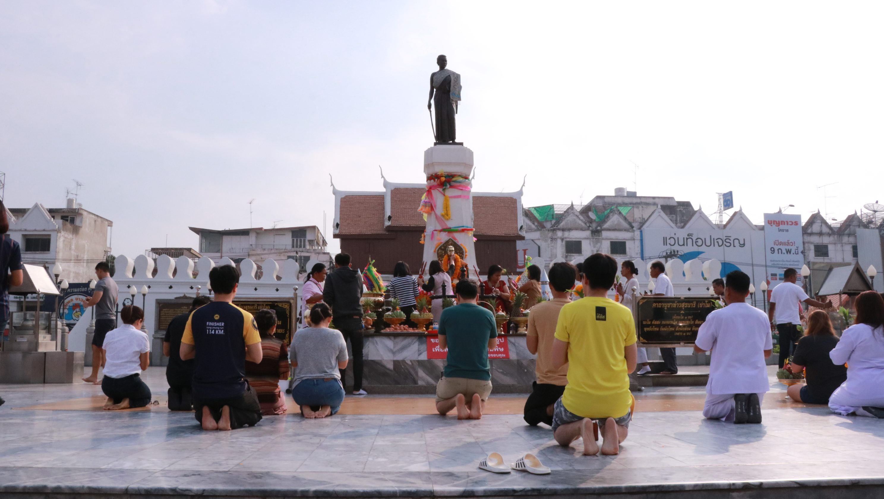 โคราชประกาศปิดเมือง ห้างสรรพสินค้า ตลาด และสถานที่รวมคน หลังพบผู้ติดโควิด-19 แล้ว 5 ราย
