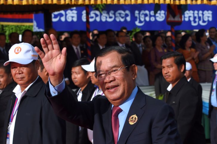 กัมพูชาเลื่อนจัดสงกรานต์ ขอประชาชนอย่าเพิ่งเดินทางกลับบ้าน สกัดโควิด-19