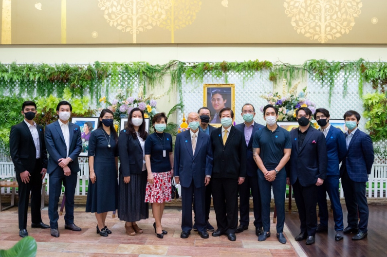 ครอบครัว “พรประภา”สนับสนุน 28.56 ล้านบาท เพื่อรักษาพยาบาลผู้ป่วยติดเชื้อโควิด-19