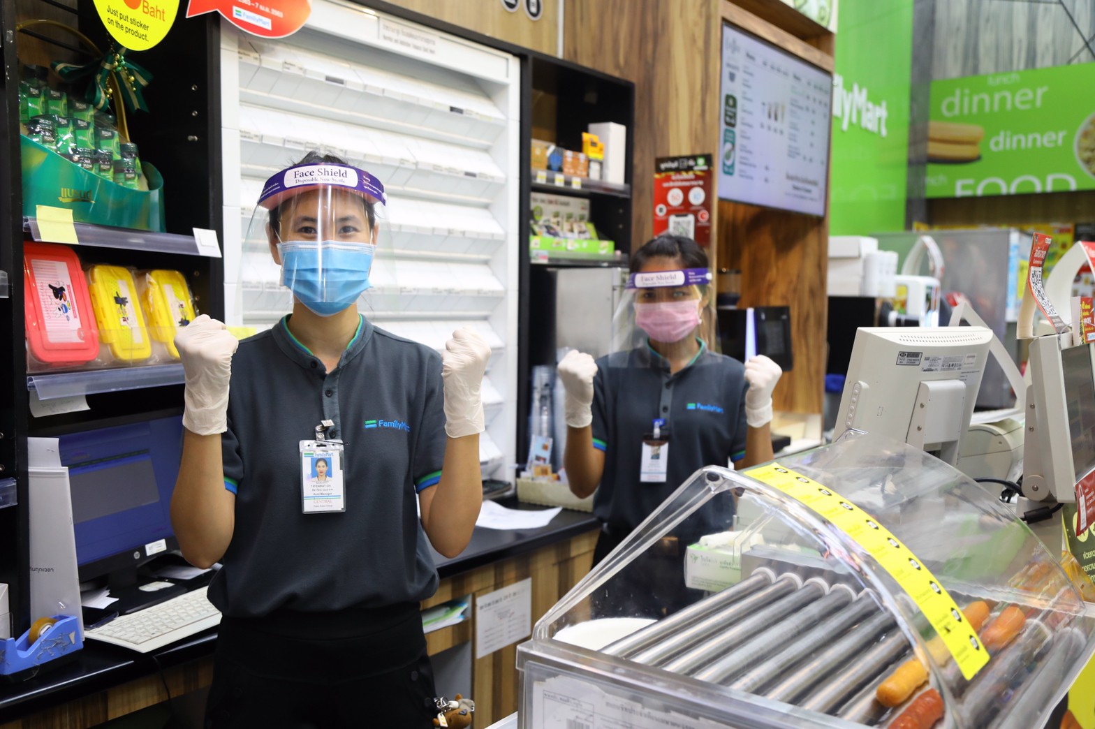 “แฟมิลี่มาร์ท” จำกัดจำนวนลูกค้า 10 คนต่อครั้ง เพิ่มดีกรีรับมือโควิด-19