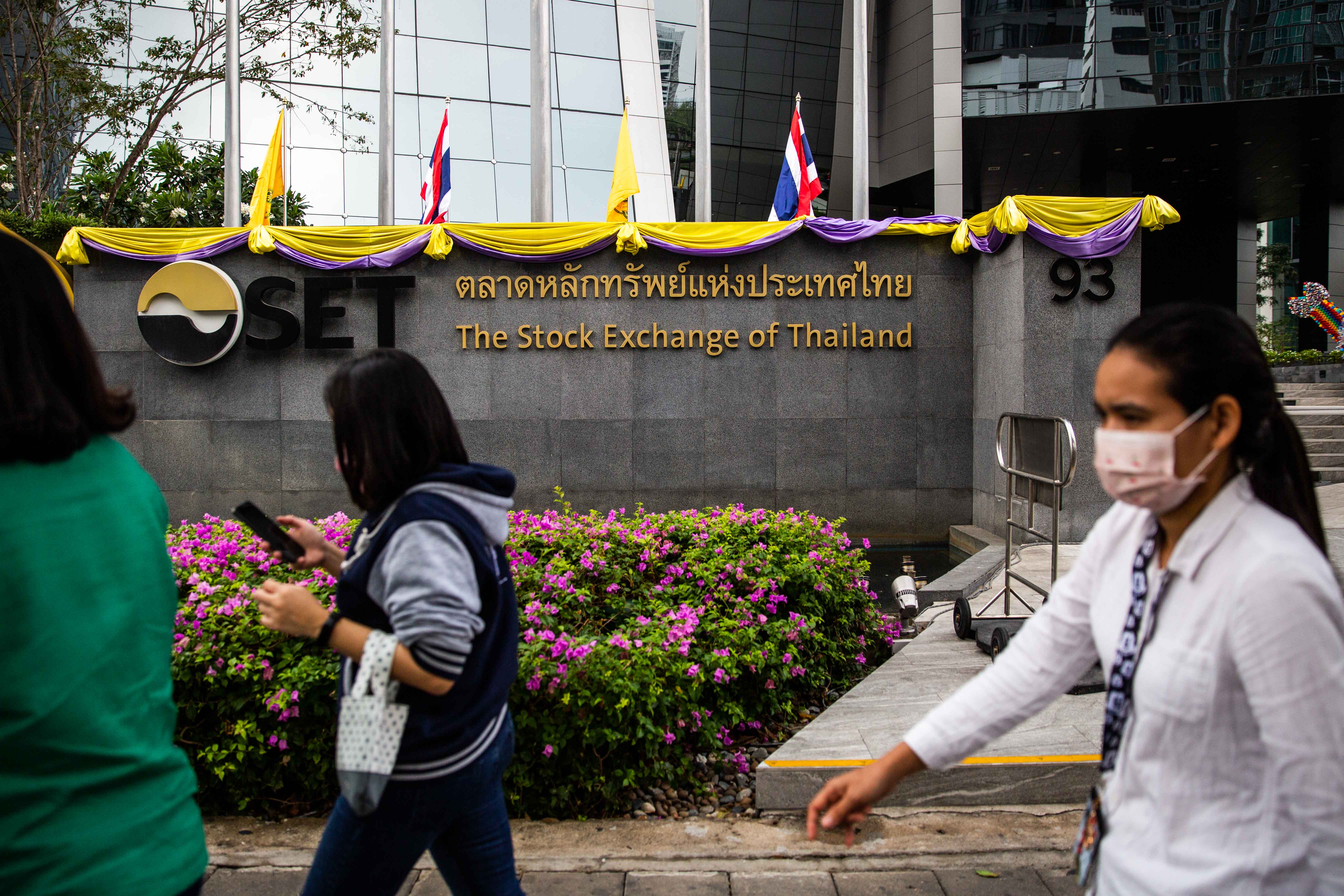 ตลาดหลักทรัพย์ฯ แจ้งเปิดซื้อขายตามปกติ ยันเคอร์ฟิวไม่กระทบ