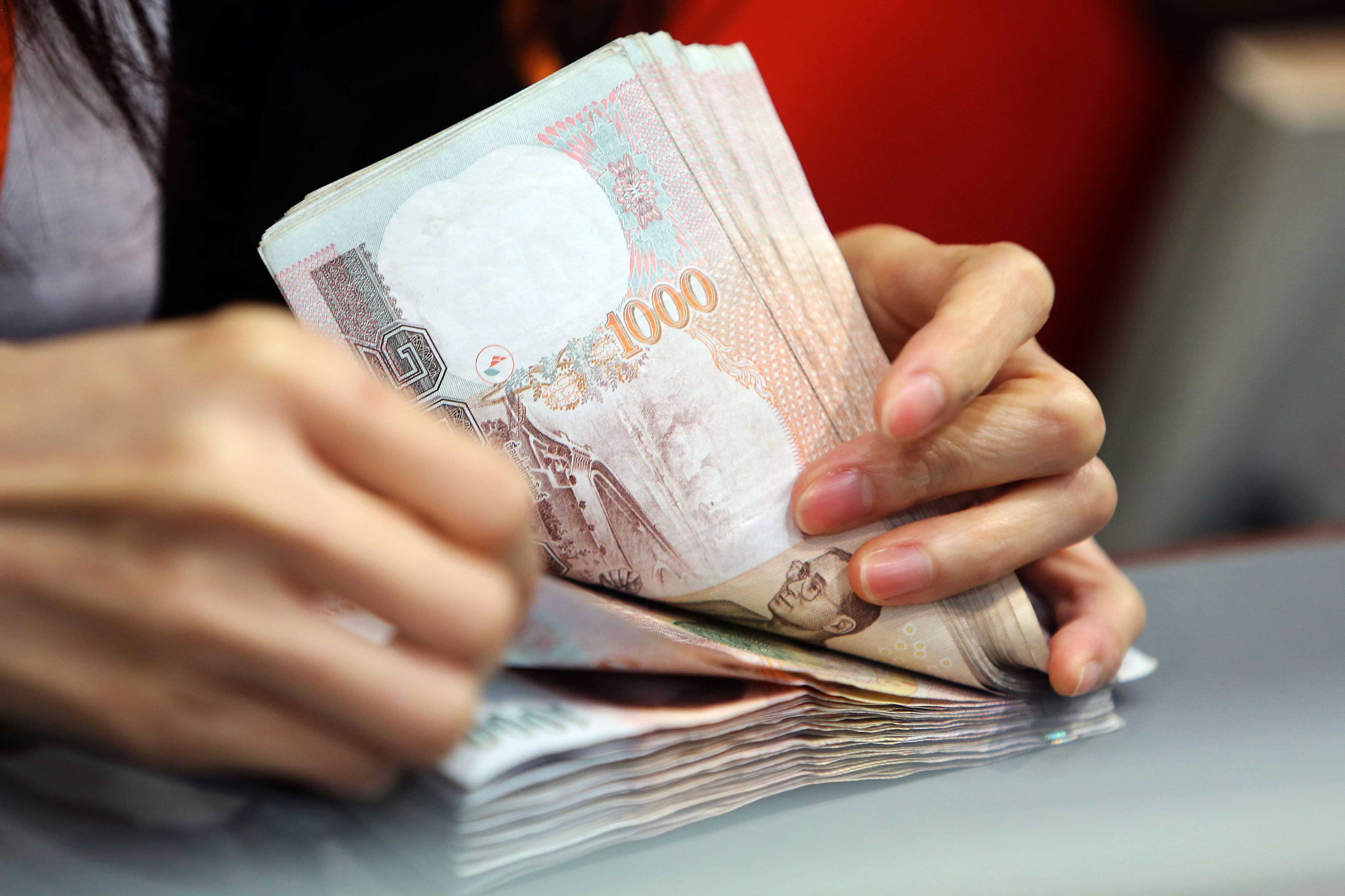 “น็อนแบงก์” ตีปีกขอซอฟต์โลน อุ้ม “ลีสซิ่ง-พีโลน” 12ล้านบัญชี
