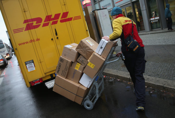 Retailers Hope For Strong Christmas Season