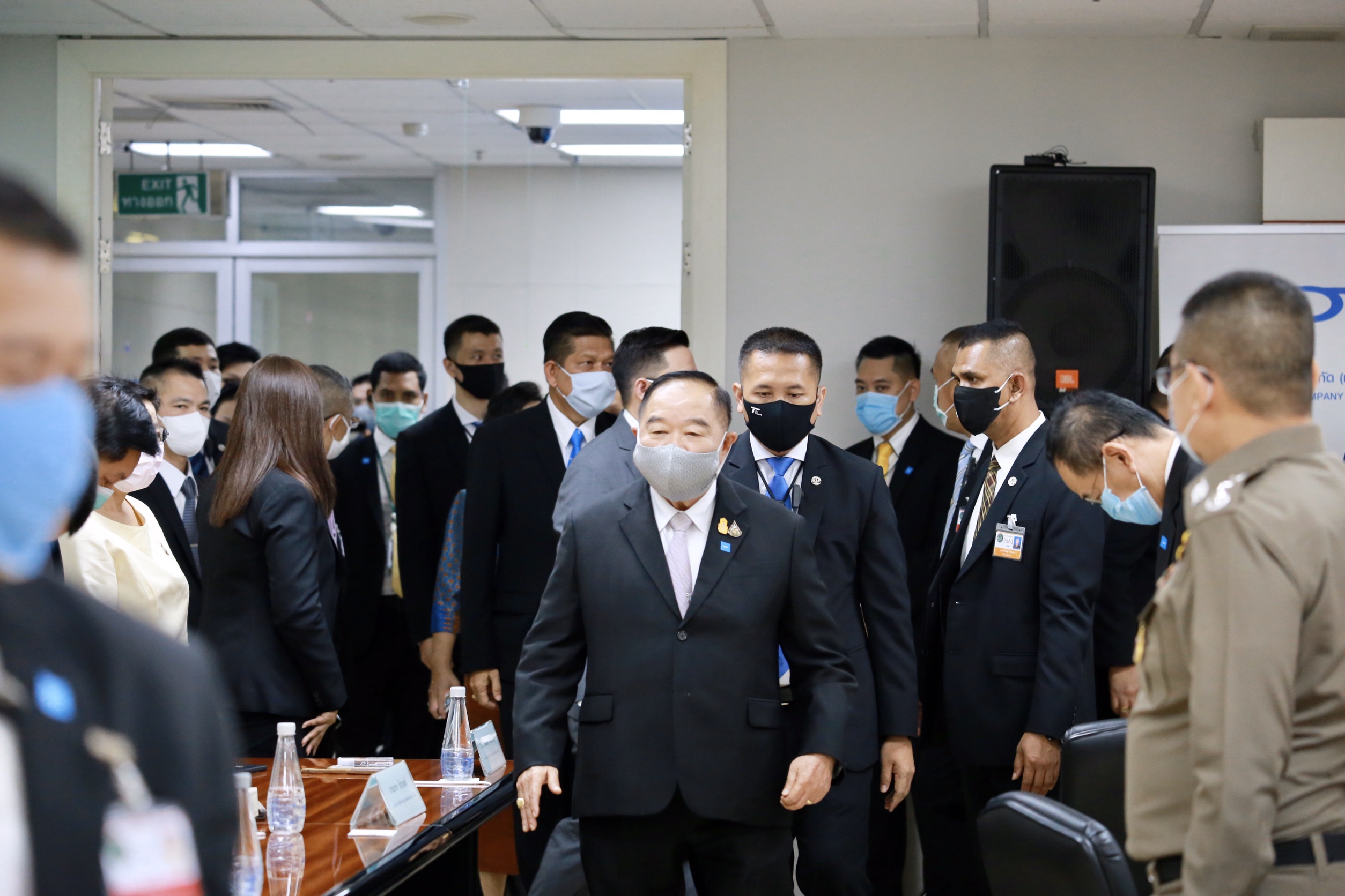 บิ๊กป้อมตรวจ “ศูนย์ Anti Fake” ดีอีเอสเผยช่วงโควิดข่าวปลอมนโยบายรัฐพุ่ง
