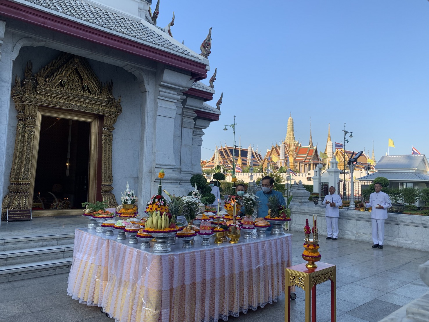 ‘ประยุทธ์’ บวงสรวงพระหลักเมือง ครบ 238 ปี