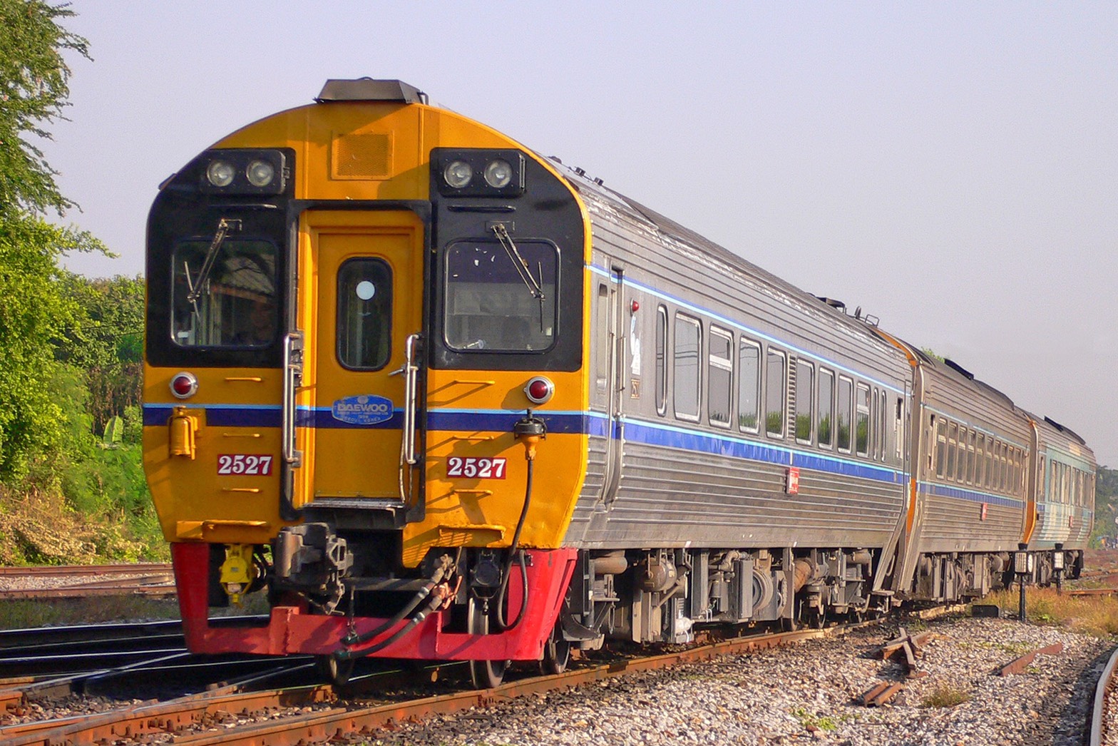 ประกาศ! การรถไฟฯงดเดินขบวนรถโดยสารเชิงพาณิชย์ทุกเส้นหลังรัฐเคอร์ฟิว