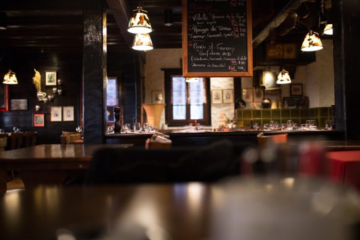 restaurant-dark-bar-architecture-34650