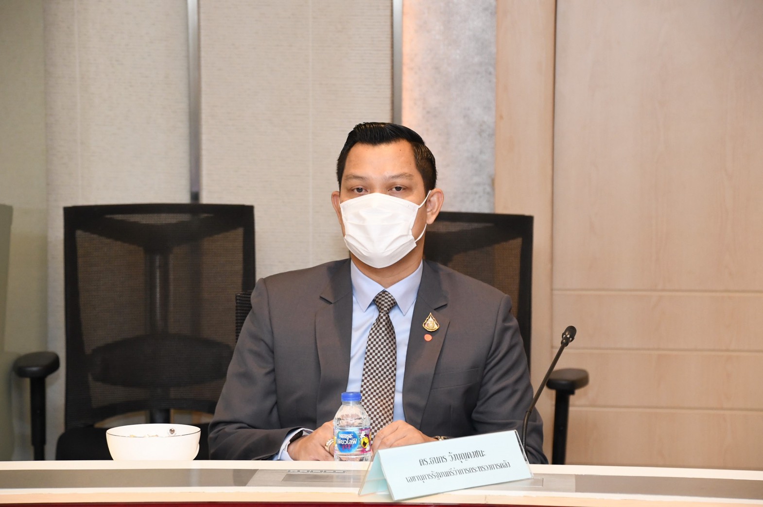 ‘คลัง’ สั่งดูแลคนร้องทุกข์รับเงิน 5 พัน หน้ากระทรวง ย้ำ! ทบทวนสิทธิ์ออนไลน์เท่านั้น