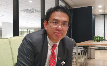 “วิโรจน์” ส.ส.สายบู๊ “ก้าวไกล” จี้จุดตายรัฐบาล สอบตกเศรษฐกิจปากท้อง