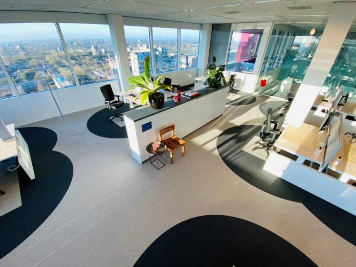 Prototype office of international real estate company Cushman & Wakefield with a workplace design concept using the ?six feet rule? in Amsterdam
