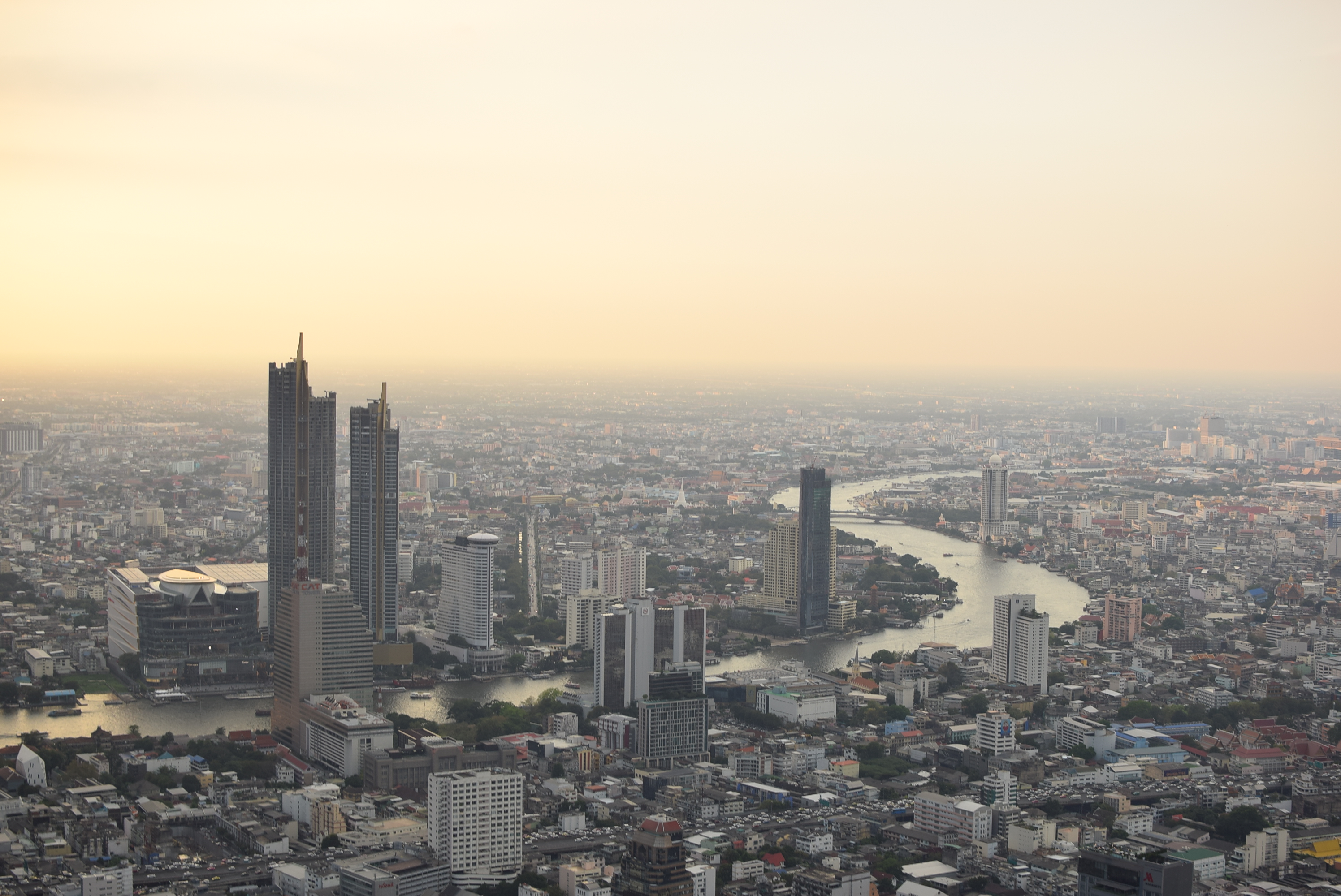 เศรษฐกิจไทยหลังโควิด โจทย์ไม่ใช่แค่รอดวิกฤต แต่เงิน 2 ล้านล้านต้องสร้างอนาคต
