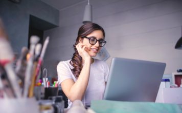 5 ข้อควรทำถ้าอยากผิวสวยใส Work from Home แบบหน้าไม่โทรม