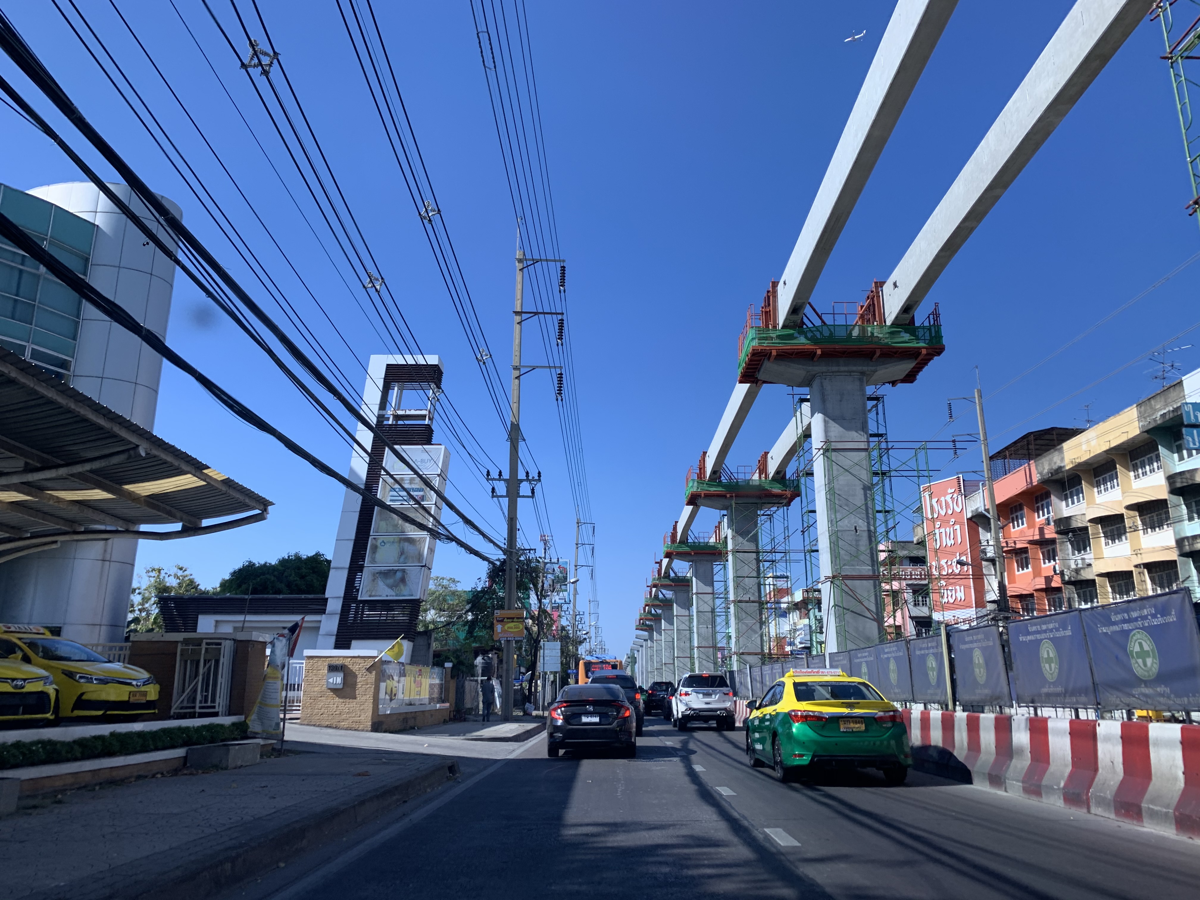 รถไฟฟ้าBTSแบกดอกเบี้ยเงินกู้บาน สายสีเหลือง-ชมพูเสร็จช้าทยอยเปิดต.ค.64