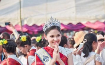 ‘นางงามสุรินทร์’ ช่วยชาวบ้านขายผ้าไหม ต่อชีวิตช่วงโควิด