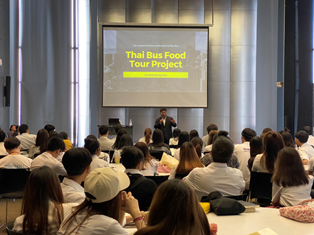 ความรู้ที่ไม่จำกัดแค่ในสาขา! คณะมนุษยศาสตร์ฯ ม.กรุงเทพ จัด Thai Bus Food Tour เรียนรู้แบบบูรณาการข้ามสาขาวิชา