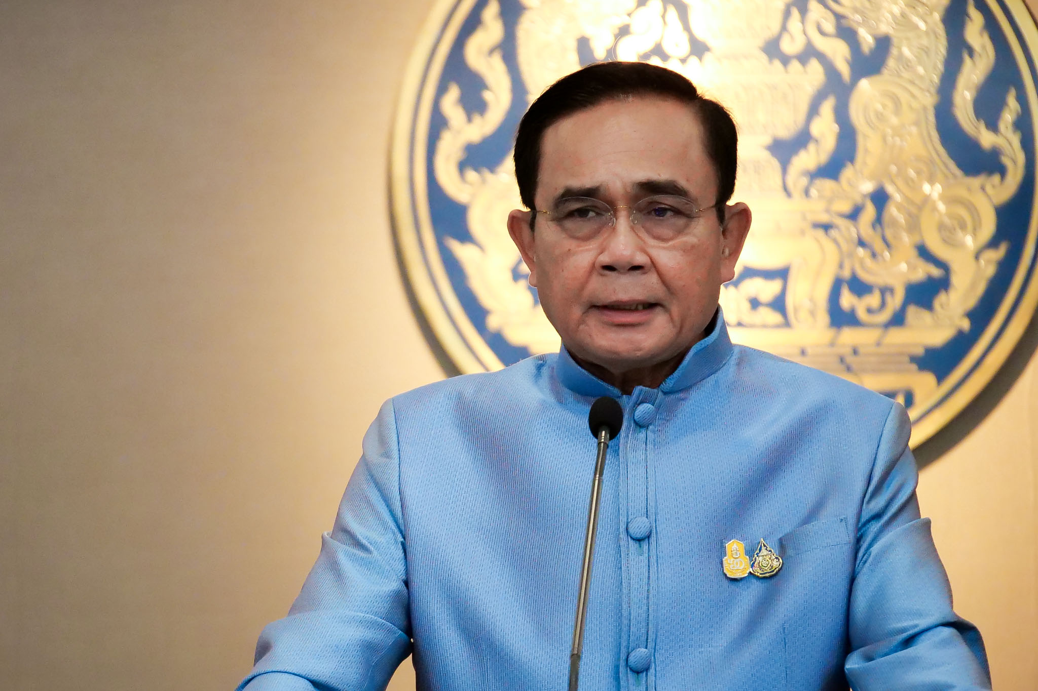 “ประยุทธ์” ยอมรับเศรษฐกิจทรุดยาว 6-9 เดือน เตรียมแผนเปิดห้าง