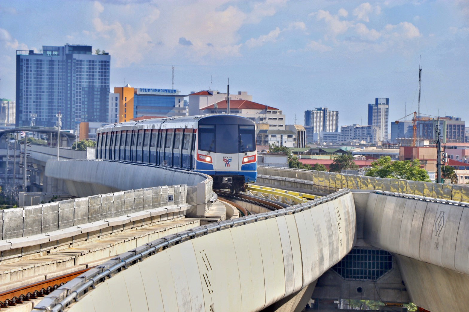 “บีทีเอส” ชี้แจงทดลองเปิดหน้าต่างรถไฟฟ้าวิ่งให้บริการ